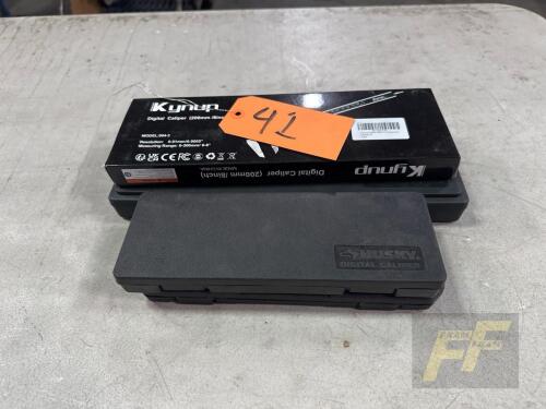 Lot of 4 Digital calipers