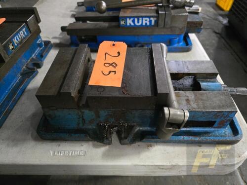 6in Machine vise 7 3/4in Opening