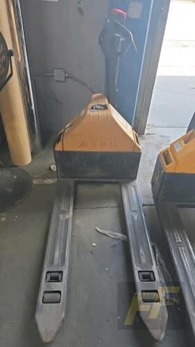 Big Joe M-E30 3,000 lb Electric Power Jack