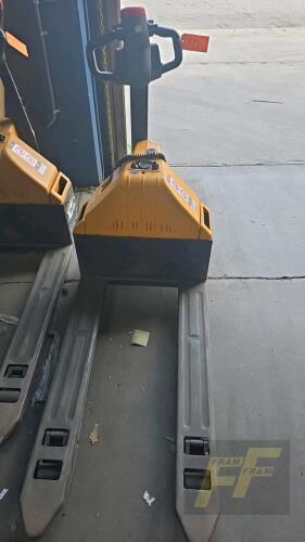 Big Joe M-E30 3,000 lb Electric Power Jack
