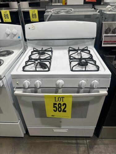 GE JGBS30DEK2WW 30" Freestanding Gas Range features a 4.8 cu. ft. oven capacity, 4 sealed burners with outputs ranging from 5,000 to 13,000 BTU, a Big View Window, Precise Simmer Burner, Black Gloss Steel Grates, and includes 2 Flat Nickel Oven Racks and 
