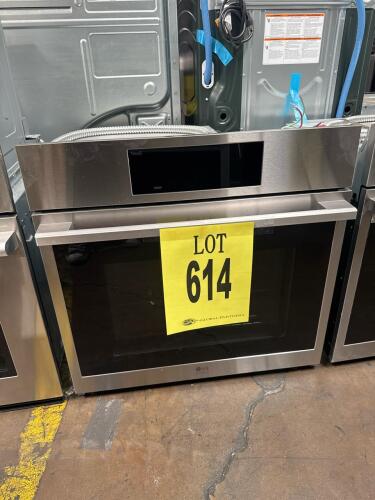LG WSES4728F 4.7 cu. ft. Single Wall Oven featuring InstaView&reg; Window, 7" Color LCD Touch Display, Air Fry Setting, Steam Sous Vide, EasyClean&reg; + Self Clean, True Convection Technology, Wi-Fi Enabled with ThinQ&reg; Technology, Soft Close Door, Temperature Pr