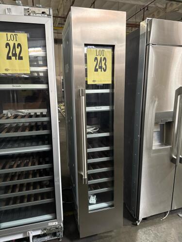 Thermador T18IW905SP 18" Wine Cooler Column, features 58-bottle capacity, 2 temperature zones, UV-resistant glass door with stainless steel trim, 9 shelves, touch controls, LED lighting, WiFi Home Connect compatibility, electric 115V, refrigerant R600a 34