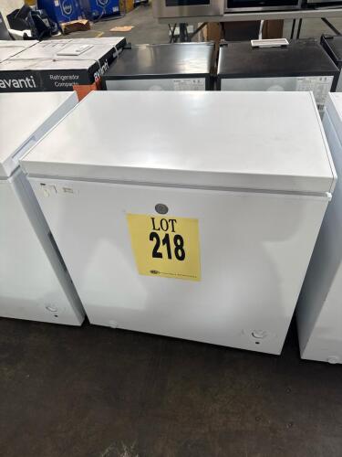 GE FCM7STBWW 7.0 cu. ft. Chest Freezer, manual defrost, garage ready, 33.5" height x 32.1" width x 21.7" depth, 115V, 250 kWh/yr, R600a refrigerant, white, removable wire baskets, UL listed, CSA certified, includes serial number LV177610.