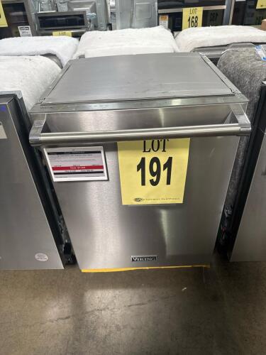 Viking VDWU324SS 24" stainless steel built-in dishwasher with three position adjustable upper rack, multi-level power wash, LCD control panel, ultra-quiet 39 dBA operation, 8 wash cycles, 14 place settings, 33.88" x 23.56" x 22.19" (H x W x D), 120V, ENER