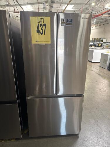 SAMSUNG (25 cu. ft.) stainless steel, Energy Star-rated 3-door French door refrigerator, Beverage Center with AutoFill Water Pitcher, Dual Auto Ice Maker with Ice Bites, Wi-Fi connectivity, and smart cooling technology. Manufactured in Mexico.Serial Numbe