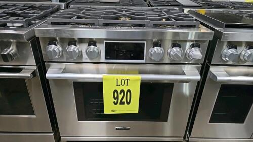 Signature Kitchen Suite SKSGR360S/00 36-inch Gas Pro Range featuring 6 burners, convection oven, Smart Knobs with Wi-Fi connectivity, infrared broiler, Speed Clean&trade;, built-in wok grate, 6.3 cu. ft. oven capacity, stainless steel finish, 120V, 60Hz, 4.0A. 