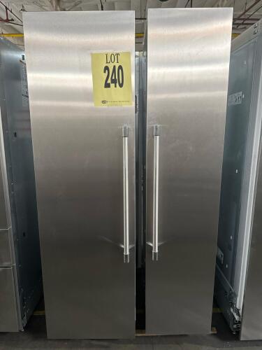 Thermador 24" built-in refrigerator (T24IR905SP) and 18" freezer column (T18IF905SP) with stainless steel panels (TFL24IR800, TFL18IR800) and professional handles (PR36HNDL20), 2022 manufacture date, WiFi enabled, automatic defrost, LED lighting, refriger