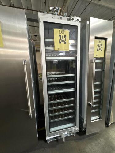 Thermador T24IW905SP 24" Wine Storage Cabinet, dual zone, up to 98 bottle capacity, stainless steel and glass finish, 10 shelves, LED lighting, electronic touch controls, serial number: 222020200755001103.