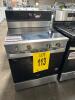 WHIRLPOOL WFES7530RZ 30in ELECTRIC SMART RANGE SS, S/N-RD4906555 RETAIL $1629