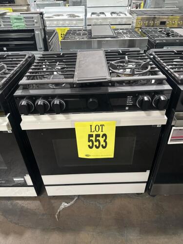 Samsung NSG6DB870012AA 6.0 cu ft Smart Slide-In Gas Range with Smart Oven Camera, 5 sealed burners, illuminated precision knobs, convection, air fry, griddle, WiFi connectivity, 120V, white glass and black accents,, serial number 0LMU7DAX200618M, RETAIL: 