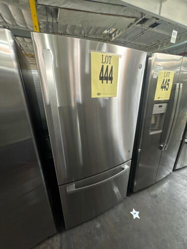 GE GDE25EYKGRFS Bottom Freezer Refrigerator, 24.8 Cu. Ft., Stainless Steel, 69.875 in x 32.75 in x 37.5 in, 17.5 cu. ft. refrigerator capacity, 7.3 cu. ft. freezer capacity, R600A refrigerant, 115 VAC, 60 Hz, 2.3 Amps, ConnectPlus Ready, Icemaker (145 W),