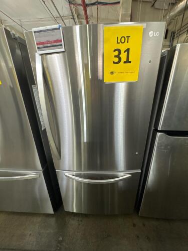 LG LRDCS2603S 33in BOTTOM FREEZER REFRIGETATOR SS, S/N-407MRGC3Y927 RETAIL $1,900