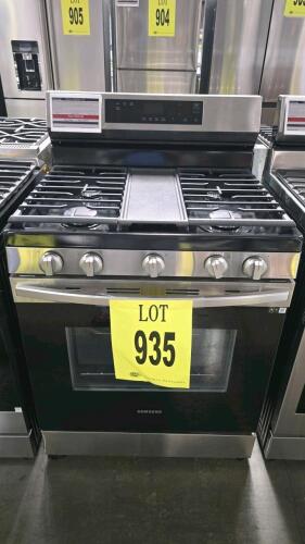 Samsung NX60A6111SS/AA gas range with 5 burners and a large 6.0 cu ft oven, stainless steel finish, manufactured in 2021, compatible with both natural gas and LP gas, features electronic ignition, and storage drawer. Serial Number: 0J4P7DAR400687J, RETAIL