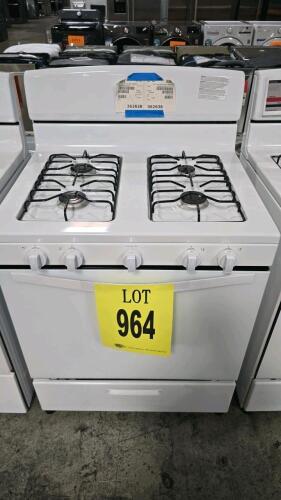 Conservator VRGW3150RW0 Free-Standing Gas Range, featuring a 5.0 cu. ft. oven capacity, 3 all-purpose burners (9,500 BTU each), 1 simmer burner (5,000 BTU), made in Mexico. Serial Number: VEE0694210.