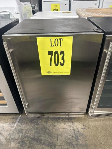 U-Line UHRF124-SS01A 24" Undercounter Refrigerator/Freezer, 5.7 Cu. Ft. total capacity, stainless steel construction, digital touch pad control, LED interior lighting, three removable tempered glass shelves, field reversible solid swing door, automatic de