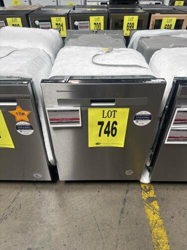Whirlpool WDP540HAMZ Built-in Dishwasher featuring 12 place settings, 55 dBA noise level, 5 wash cycles including Boost and Quick Wash, Heated Dry Option, Sani Rinse Option, High Temperature Wash Option, Triple Filtration Wash System, Cycle Memory, Cycle 