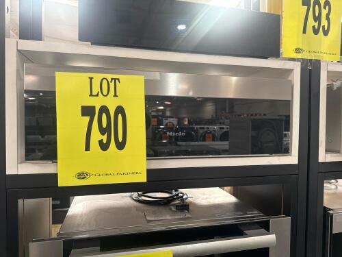 Miele ESW7670 Warming Drawer, 30" width and 9 3/4" height, Clean Touch Steel finish, SensorTouch controls, 12 place settings capacity, temperature range 105&deg;F to 185&deg;F, built-in installation, includes non-slip liner and rack for increased capacity, featur