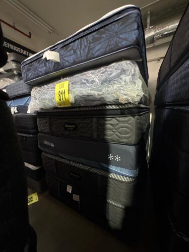 LOT (6) QUEEN MATTRESS