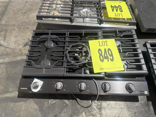 Samsung NA36N7755TG 36" 5-burner gas cooktop with powerful 22,000 BTU center burner and Wi-Fi connectivity, manufactured September 2022, electronic ignition, 120V/60Hz, CSA certified, includes griddle, wok grate, and LP conversion kit, made in Thailand, S