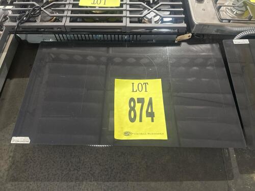 Signature Kitchen Suite SKSIT3601G/00 36" Electric Induction Cooktop, featuring 5 cooking zones, 7" TFT LCD Display, ceramic glass dark grey finish, 21.06" x 3.56" (930 mm x 535 mm x 91 mm), net weight: 50.5 lbs (22.9 kg), , Serial Number: 201KMGJ01967.
