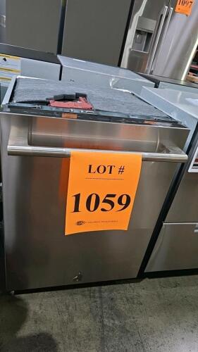 JennAir JDAF5924RL 00 Dishwasher, featuring 14 place settings, 6 wash cycles, 38 dBA noise level, stainless steel finish, high-capacity 3rd level rack with wash. Serial Number: RDC3801255.