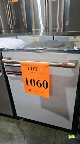 Caf&eacute; CDT858P4V1W2 24" Matte White Dishwasher featuring 16 place settings, 44 dBA noise level, SmartHQ&trade; connectivity, 6 wash cycles including Auto Wash and Express, stainless steel tub, Serial Number: DZ793749B. RETAIL: $1549