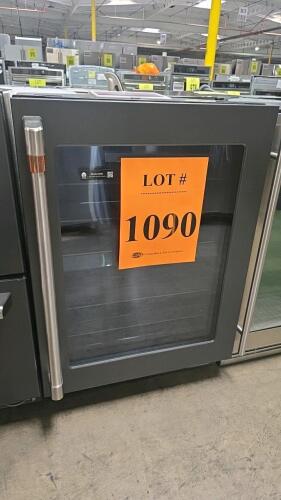 Caf&eacute; Beverage Center CCP06DP3PBD1, 5.1 cu. ft. capacity, platinum glass finish, glass door, 23.75"W x 23.5"D x 34.1"H, 115V, 1.6A, R600a refrigerant, built-in or freestanding installation, temperature range 34&deg;F&ndash;45&deg;F, Serial: VS910105. RETAIL: $3199