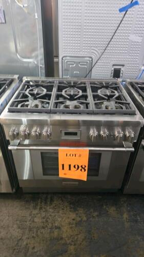 Thermador PRG366WH 36" Gas Range featuring 6 burners, convection oven, ExtraLow&reg; Burners, QuickClean Base&reg;, Home Connect&reg;, 5.1 cu. ft. oven capacity, 18,000 BTU front burners, stainless steel finish, freestanding installation, 120V, 60Hz. Serial Number: 3