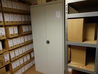 Metalen opslagkast met twee deuren (Cabinet - 2 door metal storage cabinet)