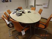 Vergadertafel, metalen vergadertafel met fineerblad en 8 stoelen (Conference Table - Metal Framed meeting table with veneer top and 8 chairs)