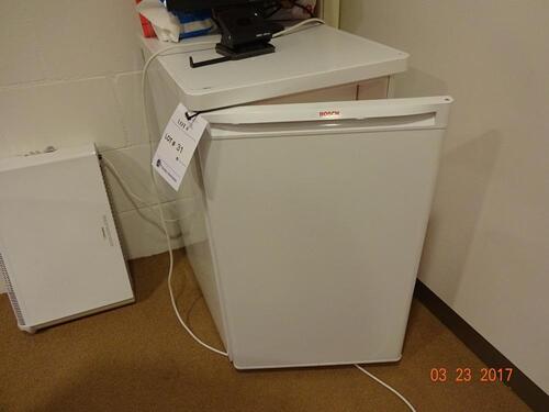 Koelkast, tafelmodel "BOSCH" (Refrigerator - Office Refrigerator "BOSCH")