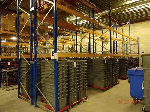 Palletstellingen, 6 secties met 8 staanders en 22 liggers (Pallet Racking - 6 Sections with 8 Uprights and 22 beams)