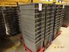 Grote stapelbare bakken (50 stuks) met verrijdbare karretjes met 4 zwaarlast wielen - per stapel van 10 stuks (Large Heavy Duty Tote Bins (Quantity 50) with one 4 wheeled moving trolley per stack of 10)