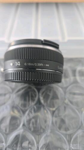 LUMIX 14mm F2.5 LENS