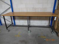 Verrijdbare werkbank / tafel met metalen frame en houten werkblad (Rolling Work Bench / Table with, Heavy Duty Casters Metal Frame with Wood Top)
