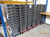 Grote stapelbare bakken (120 stuks) met verrijdbare karretjes met 4 zwaarlast wielen - per stapel van 10 stuks (Large Heavy Duty Tote Bins (Quantity 120) with one 4 wheeled moving trolley per stack of 10)