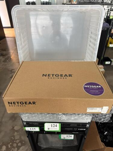 NETGEAR 24 - PORT SWITCH GS728TP