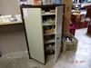 2 Deurs metalen opslagkast met slot (Locking 2 door metal storage cabinet).