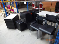 Meubelset, stoelen, tafel, stoelsets en archiefkast (Furniture Set - Chairs, Table, Sitting Stools, File Cabinet)