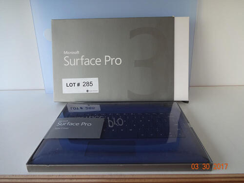 "Surface Pro 3" met "Type Cover" toetsenbord van Microsoft, artikel #854364, reguliere prijs Ã„ 699,- ("Surface Pro 3" with "Type Cover" Keyboard by Microsoft -- Item #854364 Regular price Ã„699)