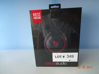 "Beats" hoofdtelefoons - "Beats Studio" - reguliere prijs 229.00 "Beats" Headphones - "Beats Studio" - Regular price 229.00)