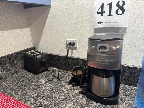 Kitchen Set: Coffee Maker, Electric Kettle, Toaster, Knife Block, Cookware, Tableware, (LOCATION: 3RD FLOOR) DELAY PICKUP MID OCTOBER