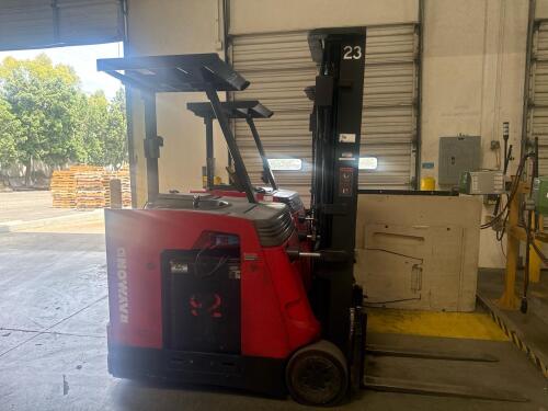 2007 RAYMOND 420-C40TT ELECTRIC STAND-UP FORKLIFT, 4000 LBS CAPACITY, 36 VOLTS, SERIAL: 420-07-14025, UNIT #23, (DELAY PICKUP MID-OCTOBER) (GROUND LEVEL REMOVAL ONLY)