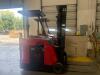 2007 RAYMOND 420-C40TT ELECTRIC STAND-UP FORKLIFT, 4000 LBS CAPACITY, 36 VOLTS, SERIAL: 420-07-14025, UNIT #23, (DELAY PICKUP MID-OCTOBER) (GROUND LEVEL REMOVAL ONLY)
