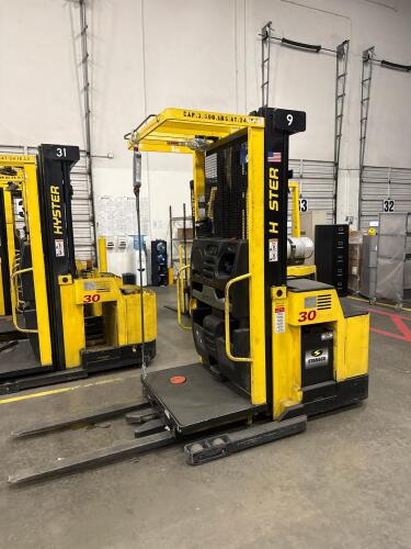 HYSTER RX30XMS2 ORDER PICKER WITH BATTERY (NOT WORKING), SERIAL: D174N01987Z, UNIT #9 (GROUND LEVEL REMOVAL ONLY)