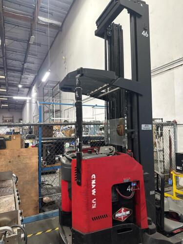 RAYMOND 750-R45TT STAND-UP REACH TRUCK WITH BATTERY, SERIAL: 750-12-BB32294, UNIT #46, (NOT WORKING) (GROUND LEVEL REMOVAL ONLY)