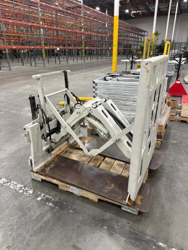 CASCADE FORKLIFT PUSH PULL ATTACHMENT