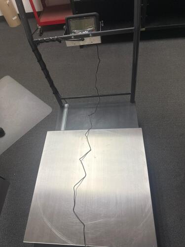 24&rdquo; x 24&rdquo; INDUSTRIAL PLATFORM FLOOR SCALE, USA MEASUREMENTS US-1011 INDICATOR ON CART