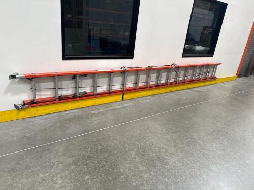 WERNER 32&rsquo;FT FIBERGLASS EXTENTION LADDER